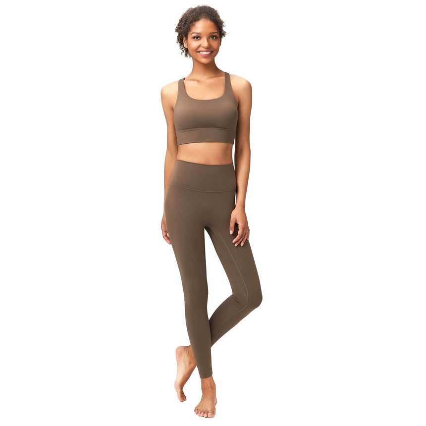 Private label yoga set — matching sports bra and leggings